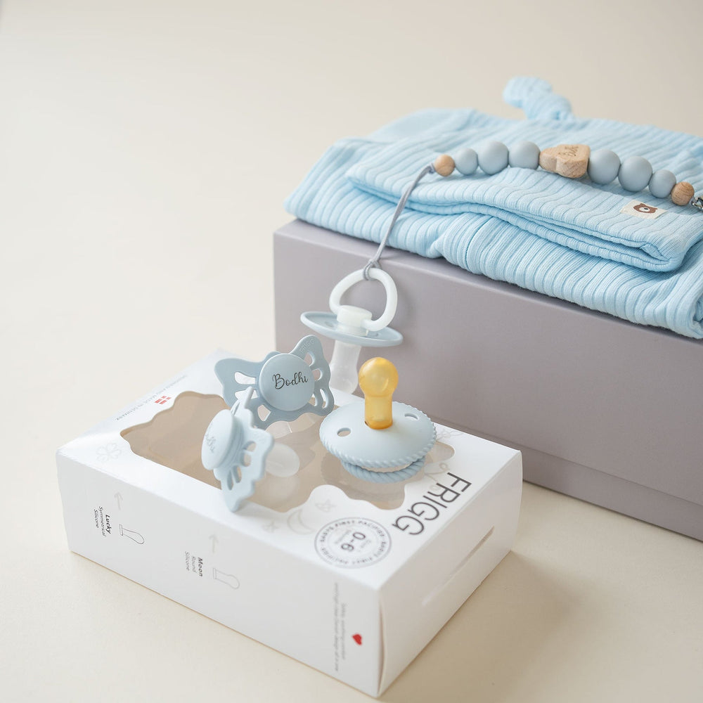 JBØRN x FRIGG Baby Gift Set | Organic Cotton Sleepsuit, First Pacifiers & Matching Clip - Personalisable Baby Products Sold and Personalised by JustBørn