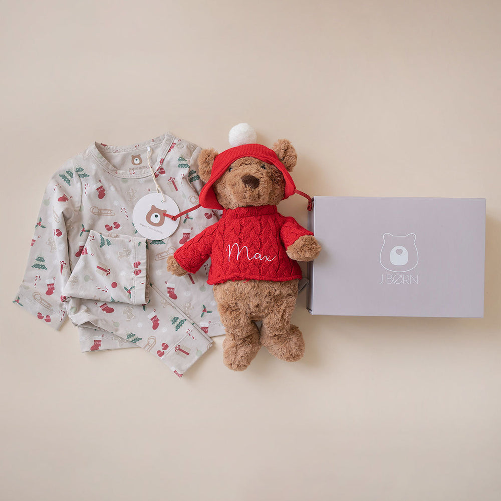 JBØRN Första julklappsask | Festlig nalle och pyjamas | 0-3 månader Ja - Personliga babyprodukter som säljs och anpassas av JustBørn