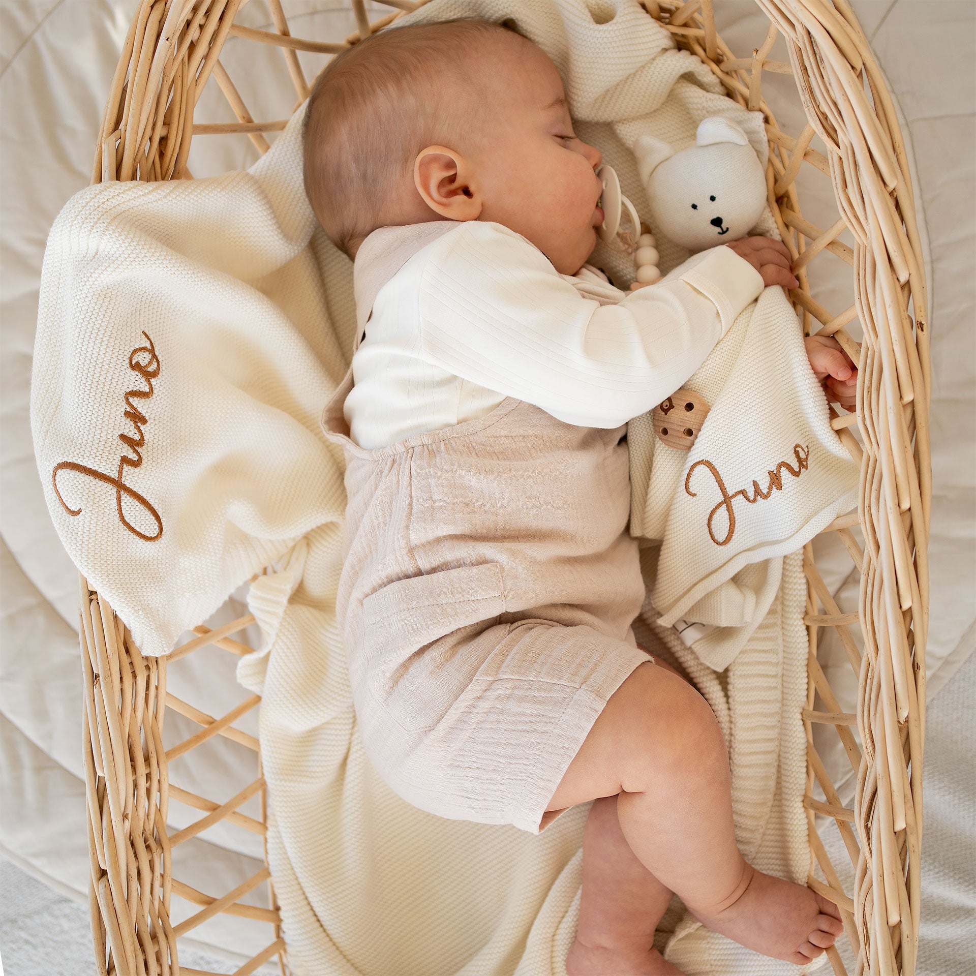 JBØRN Baby Gift Set | Luxury Newborn Bundle - Personalisable Baby Products Sold and Personalised by JustBørn