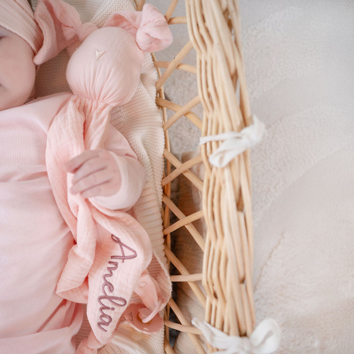 Conejito de muselina Blossom de algodón orgánico JBØRN - Productos para bebés personalizables, vendidos y personalizados por JustBørn