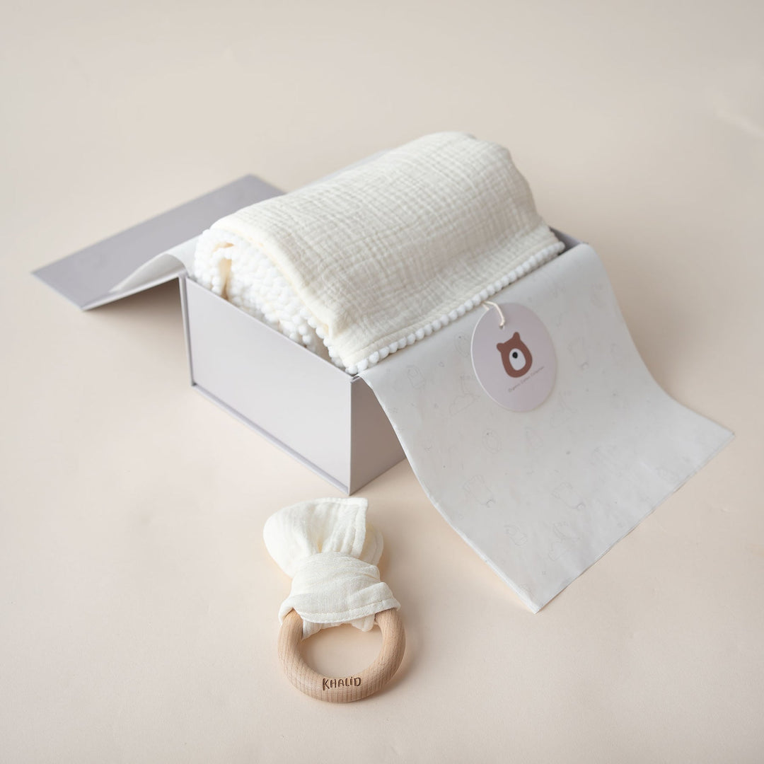 JBØRN Muslin Blanket & Wooden Teether Set | Organic Cotton Baby Swaddle - Personalisable Baby Products Sold and Personalised by JustBørn