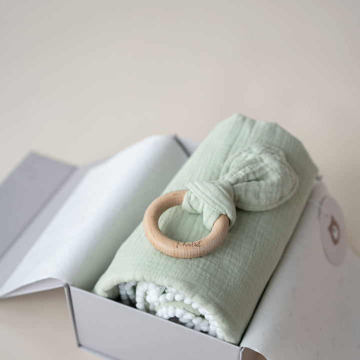JBØRN Muslin Blanket & Wooden Teether Set | Organic Cotton Baby Swaddle - Personalisable Baby Products Sold and Personalised by JustBørn