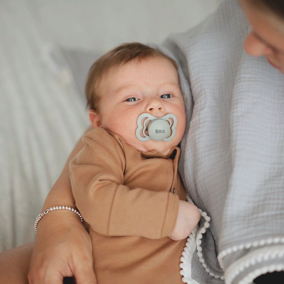 JBØRN Muslin Blanket & Wooden Teether Set | Organic Cotton Baby Swaddle - Personalisable Baby Products Sold and Personalised by JustBørn