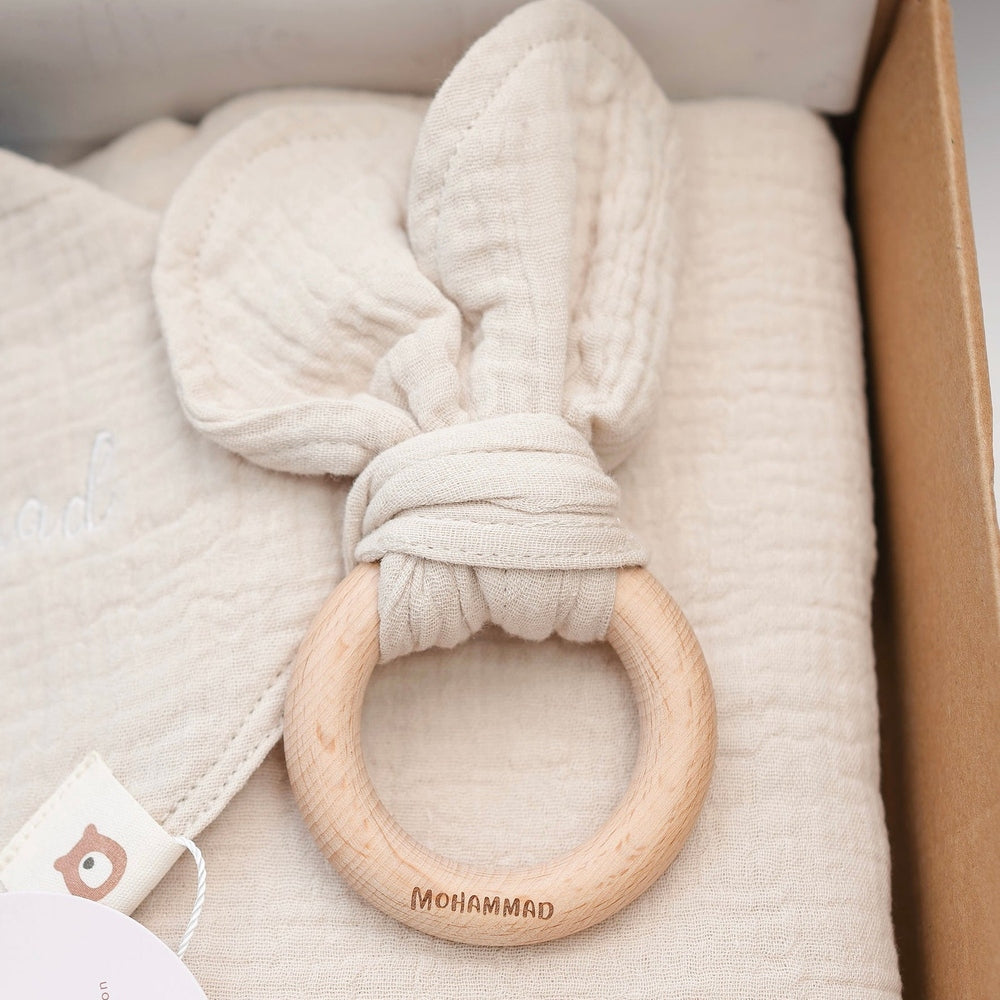 JBØRN Muslin Blanket & Wooden Teether Set | Organic Cotton Baby Swaddle - Personalisable Baby Products Sold and Personalised by JustBørn