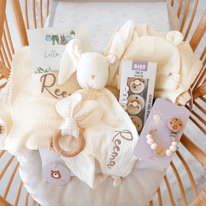 JBØRN x BIBS Willkommensgeschenkset für Babys | Neugeborenen-Bundle