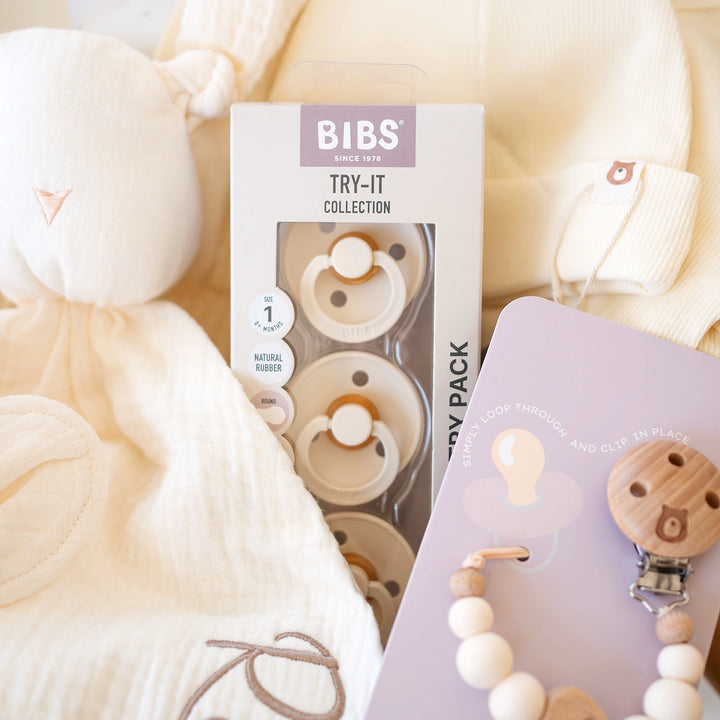 JBØRN x BIBS Willkommensgeschenkset für Babys | Neugeborenen-Bundle