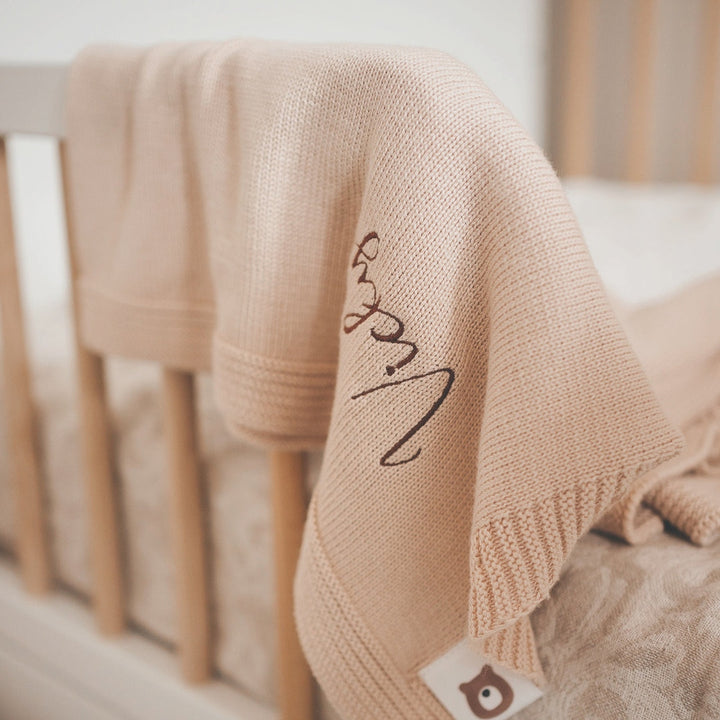 JBØRN Knitted Blanket - Personalisable Baby Products Sold and Personalised by JustBørn