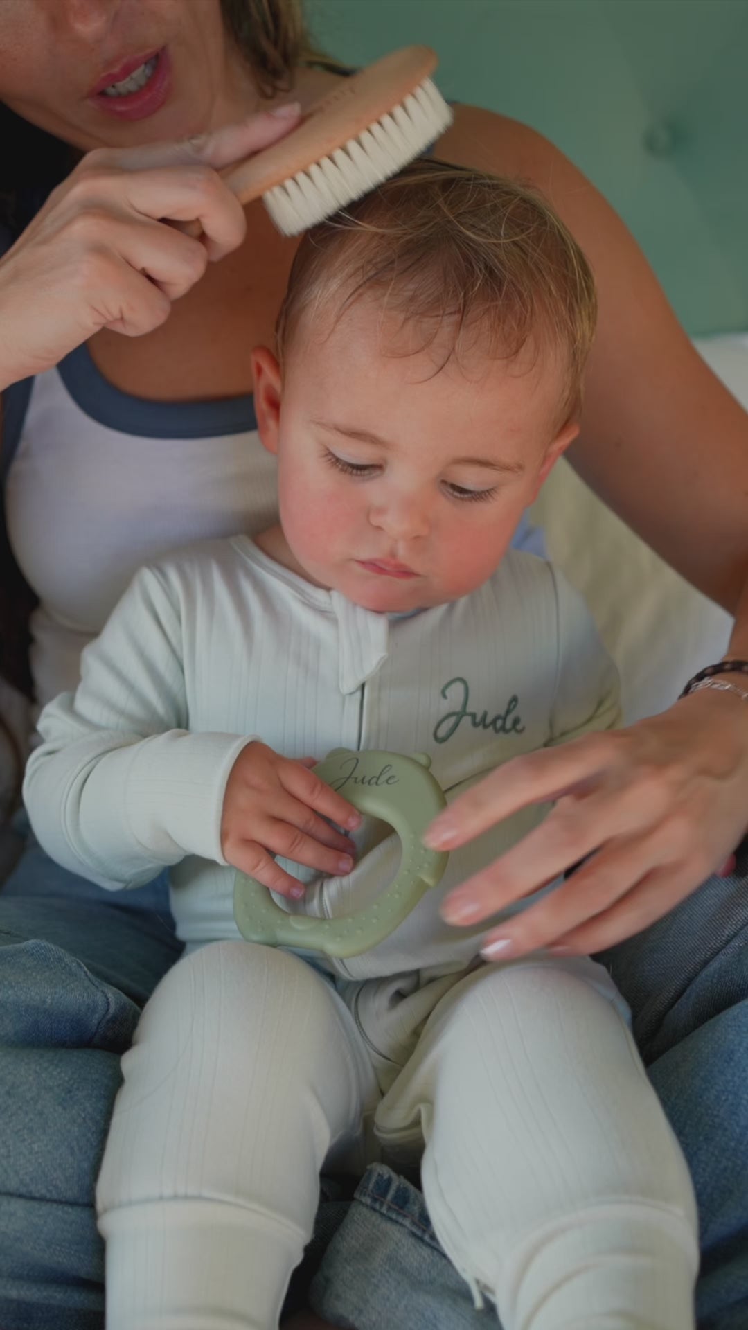 Set perie și pieptene din lemn natural de fag JBØRN